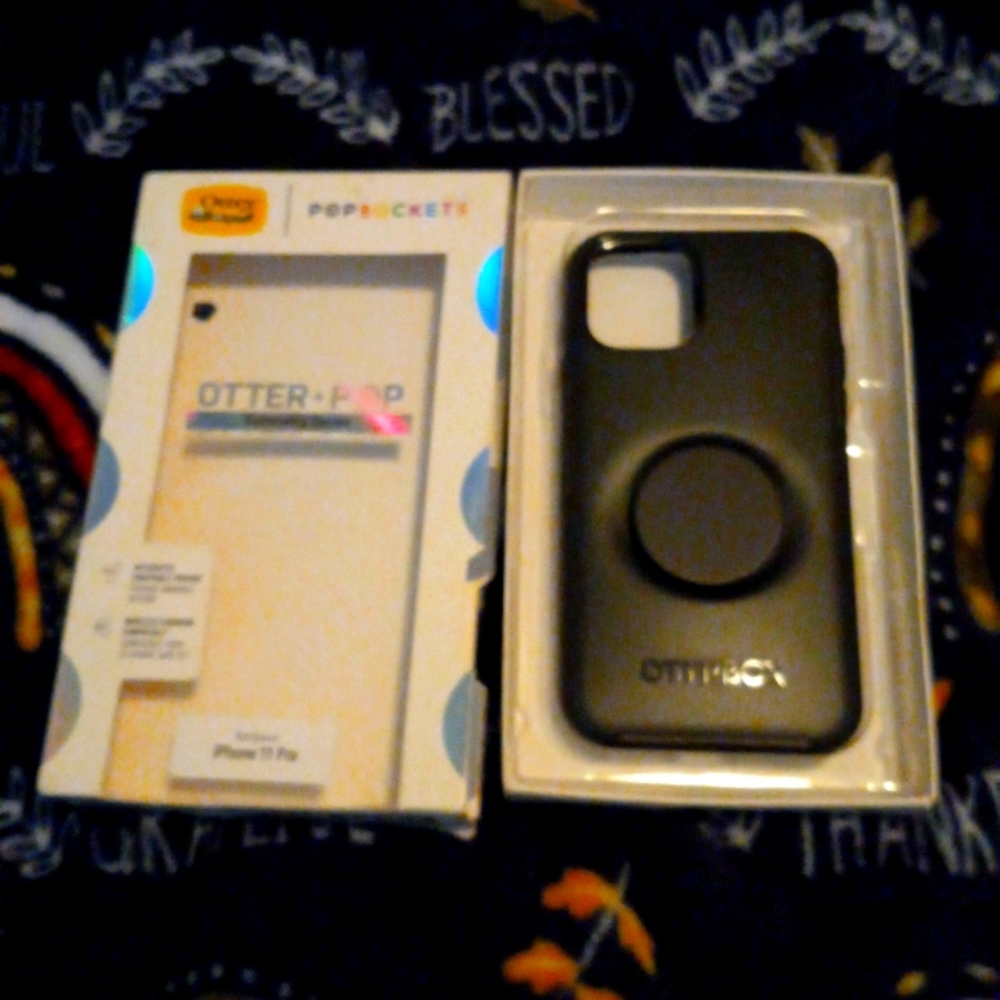 Otterbox +pop socket iPhone 11 pro case